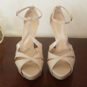 Marc Fisher beige sz. 8M heels